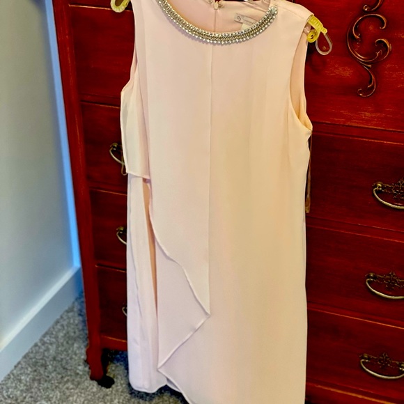 A beautiful blush pink dress. - Picture 3 of 3